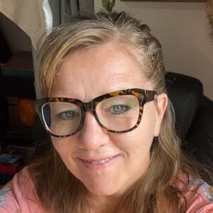 Meet your Posher, Nina